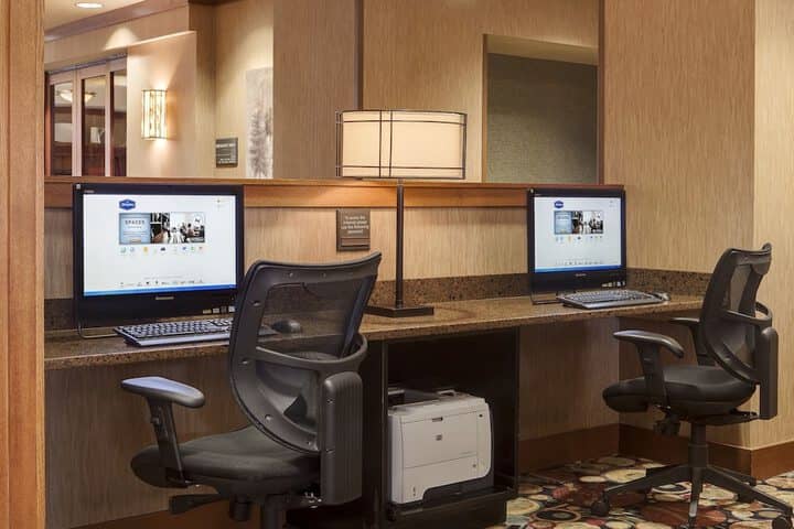 Business Center 21 of 23